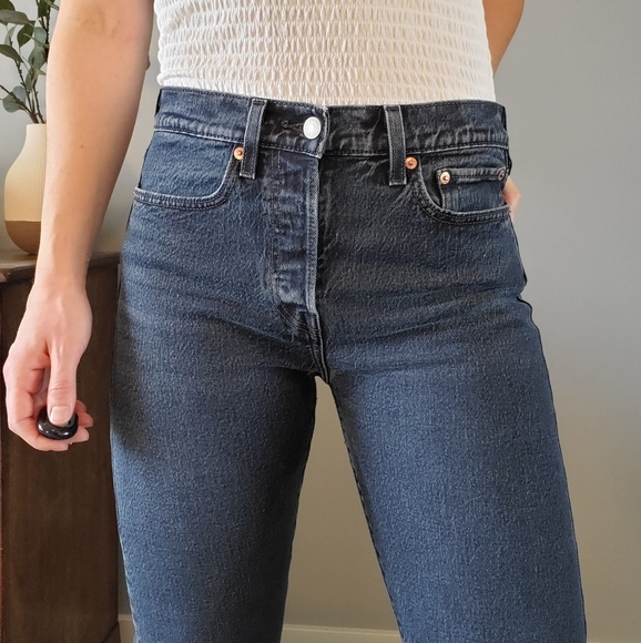 Levi's High Rise Wedgie Ankle Length Cropped Slim Leg Jeans - Picture 1 of 12